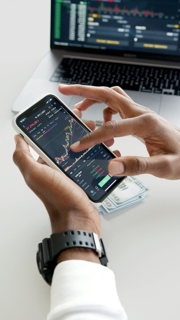 Formez-vous à la bourse et au trading via une formation complète avec Infastor